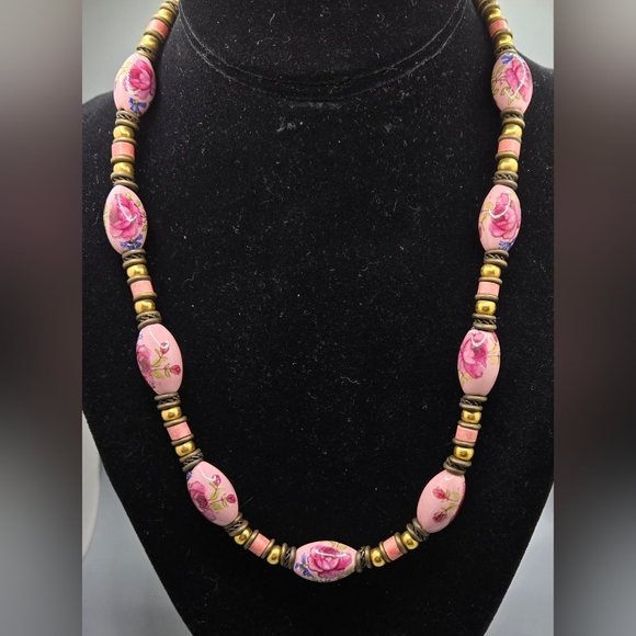 Unsigned Jewelry - Pink Ceramic Beaded Necklace Floral Transfer Gold Tone Hook Clasp 19"